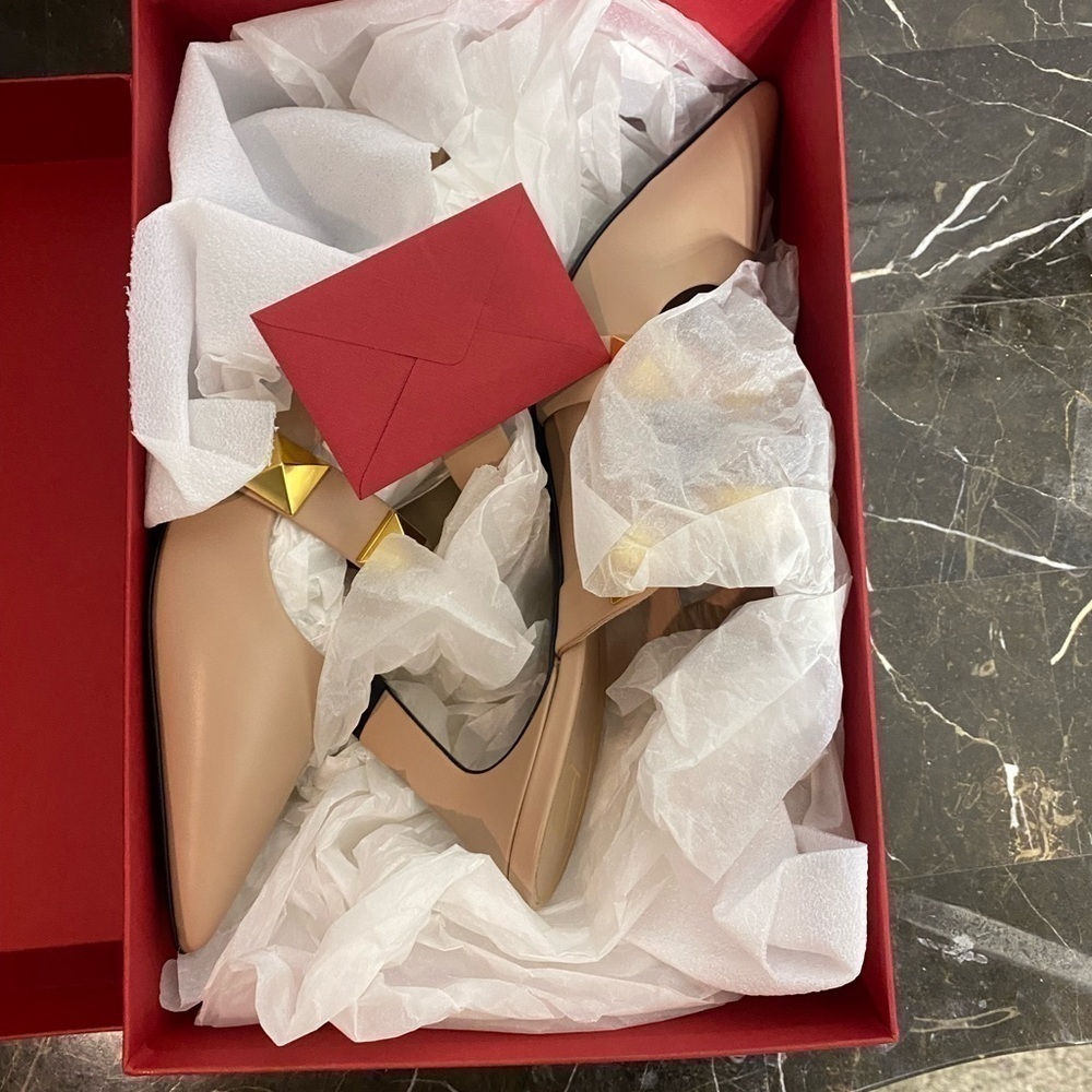 Valentino Garavani Leather Oversized Rockstud Mules 65 nude/blush color - Picture 7 of 15